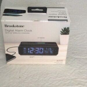 Home Brookstone Digital Alarm Clock with Wireless Charging New